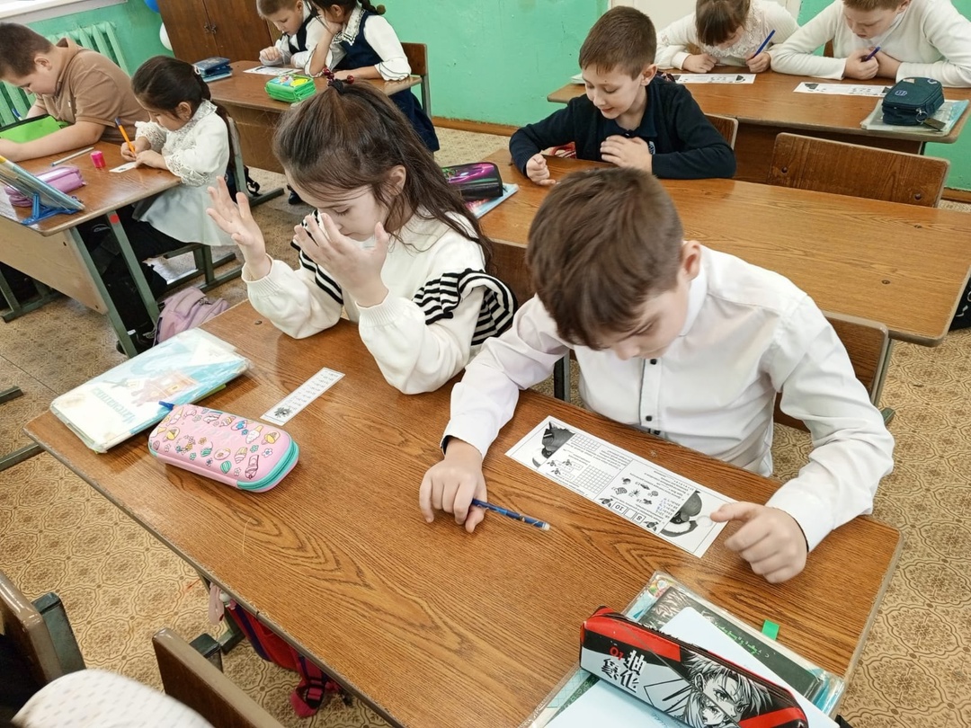9 января- день СНЕГИРЯ в России.